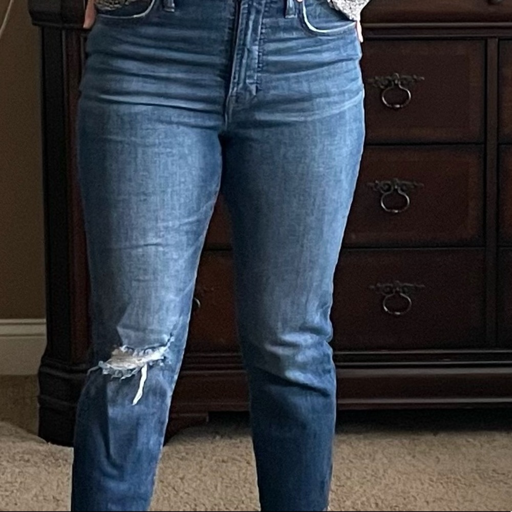 Madewell “The perfect vintage crop jean” size 27.